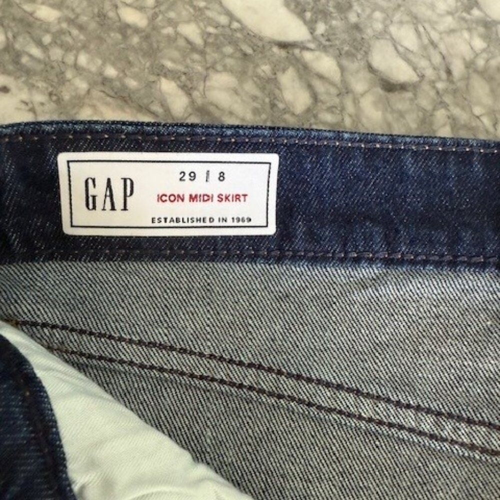 NWT GAP Icon Midi Denim Pencil Skirt Size 8 (29) - Picture 3 of 3